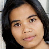 iSt_thai_woman_4575008XS.jpg